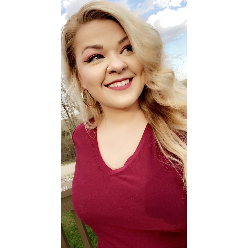 Meet your Posher, Emily